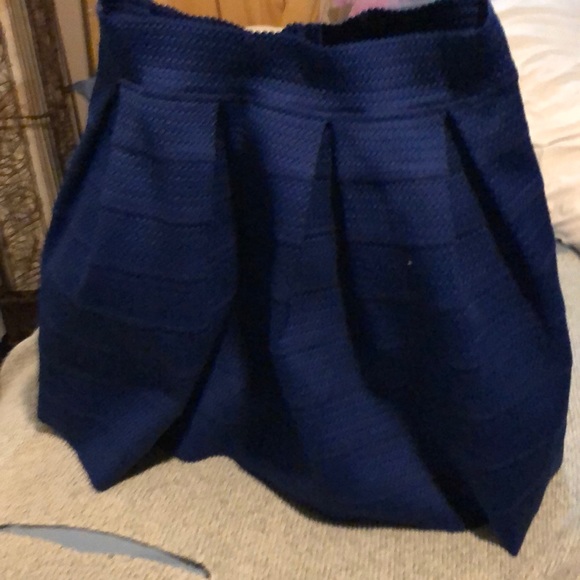 Blue skirt - Picture 2 of 5